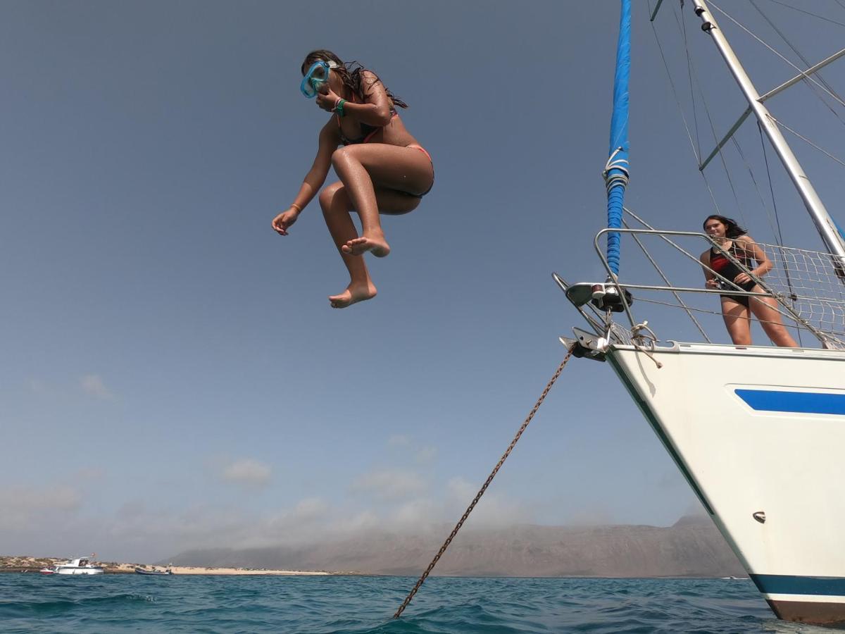 Hotel Magnifico Barco En La Graciosa à Caleta de Sebo Extérieur photo