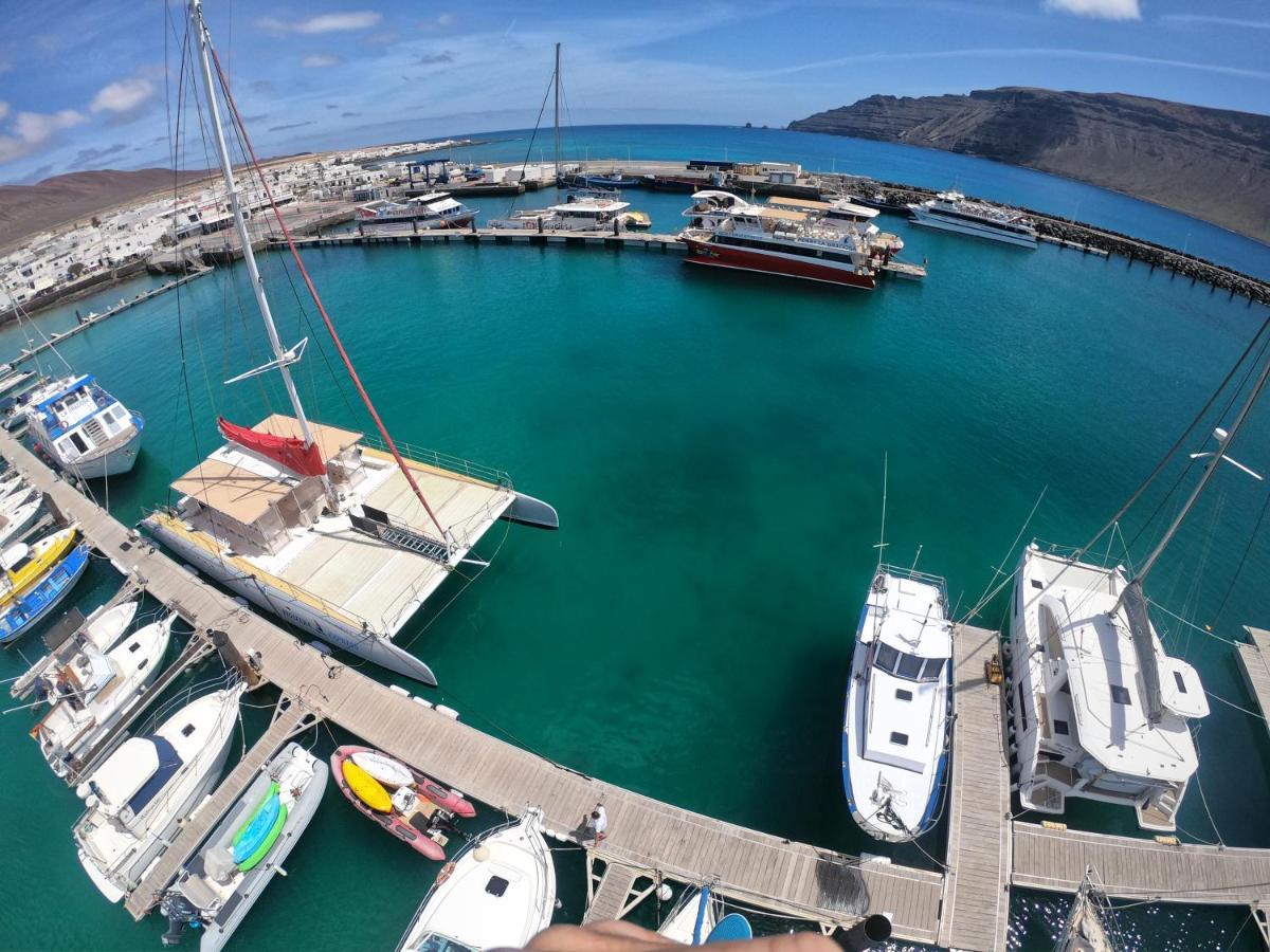 Hotel Magnifico Barco En La Graciosa à Caleta de Sebo Extérieur photo